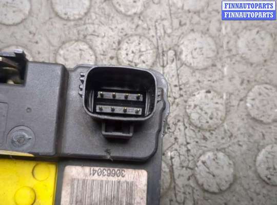 купить Замок двери на Volvo XC70 2000-2007