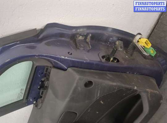 Петля двери на Peugeot 208