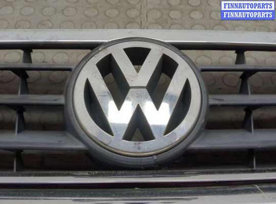 купить Решетка радиатора на Volkswagen Touran 2006-2010