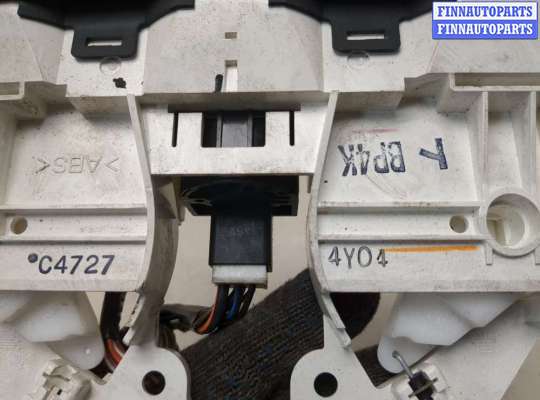 Блок управления печкой на Mazda 3 I (BK)