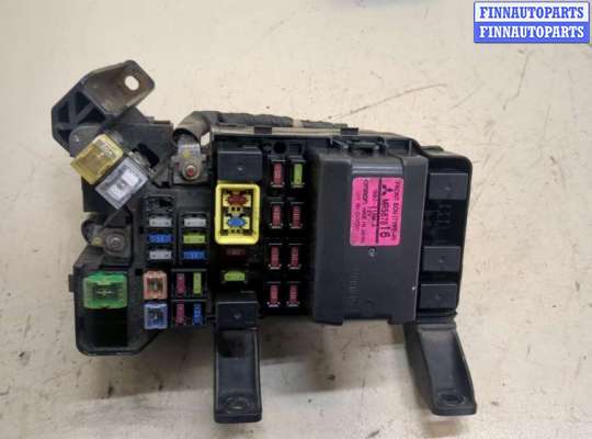 купить Блок предохранителей на Mitsubishi Pajero / Montero 2000-2006