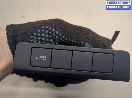 купить Кнопка открывания багажника салонная на Mazda 3 (BP) 2019-2025