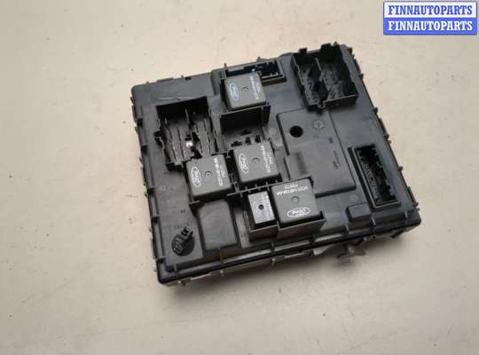 купить Блок предохранителей на Ford Escape 2000-2006