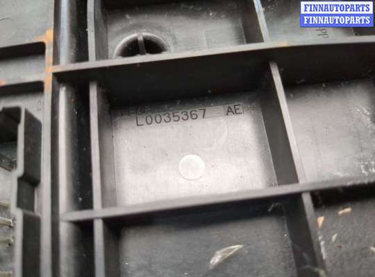 купить Блок предохранителей на Ford Escape 2000-2006