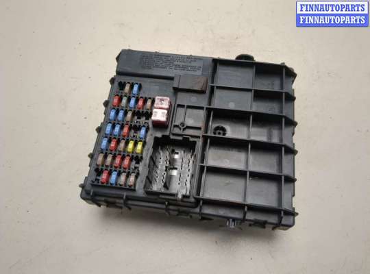 Блок предохранителей FO2102951 на Ford Escape 2000-2006