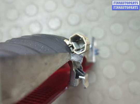 купить Фонарь дополнительный (стоп-сигнал) на Pontiac Vibe 1 2002-2008