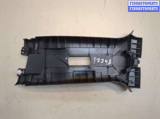 купить Обшивка центральной стойки на Mitsubishi Eclipse Cross 2017-