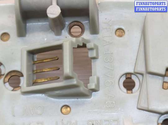 купить Фонарь салона (плафон) на Ford Explorer 2001-2005
