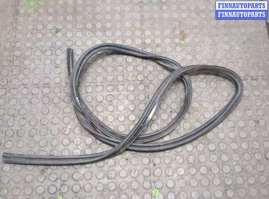 купить Уплотнитель на Mercedes C W204 2007-2013