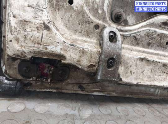 Стекло распашной задней двери на Renault Master II