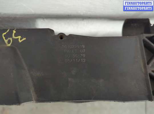 купить Рамка передняя (телевизор) на Renault Megane 3 2009-2016