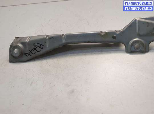 Кронштейн крепления крыла на Mercedes-Benz ML (W164)