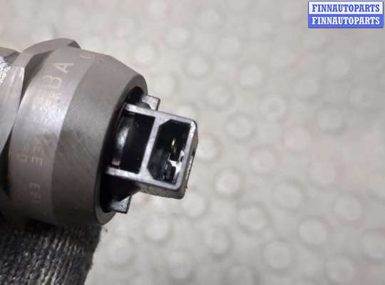 Форсунка топливная на Volkswagen Jetta V (1K)