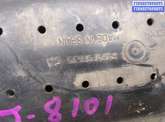 купить Воздуховод на Ford Escape 2015-2019