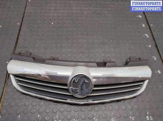 Решетка радиатора OP2437081 на Opel Zafira B 2005-2014