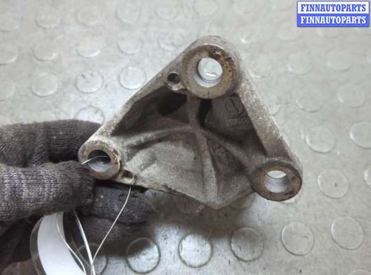 купить Кронштейн полуоси на Renault Megane 3 2009-2016