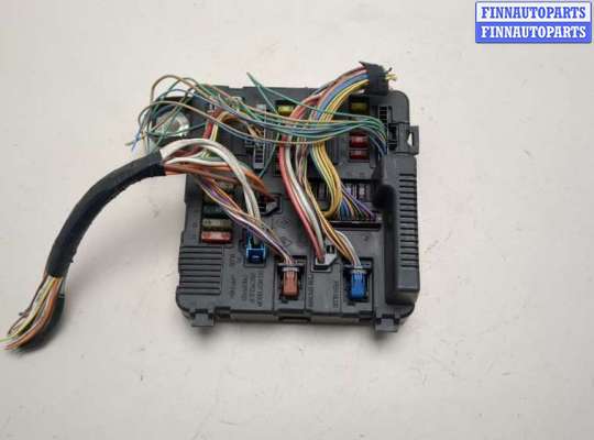 Блок предохранителей RN1573099 на Renault Megane 2 2002-2009