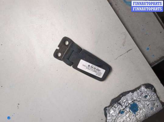 Петля заднего стекла IFM4712 на Infiniti QX56 2004-2010