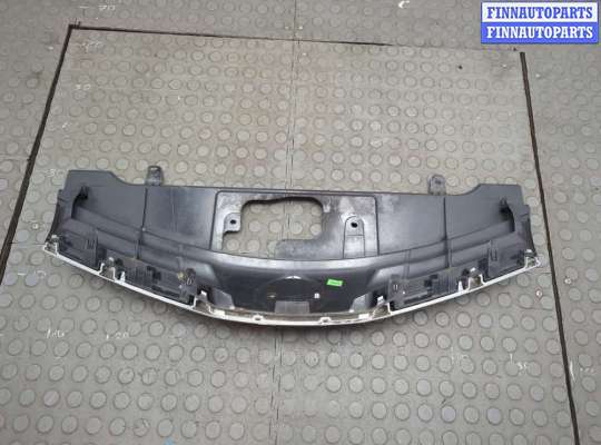 купить Решетка радиатора на Nissan Note E11 2005-2013
