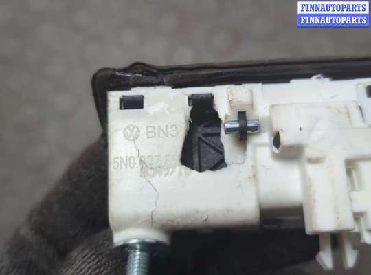 купить Кнопка открывания багажника с крышки на Audi A4 (B8) 2007-2015