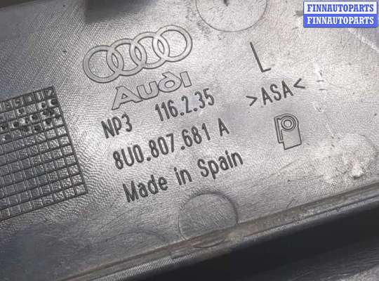 купить Заглушка (решётка) бампера на Audi Q3 2011-2014