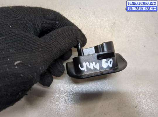 купить Направляющая шторки багажника (салазки) на BMW 5 E39 1995-2003