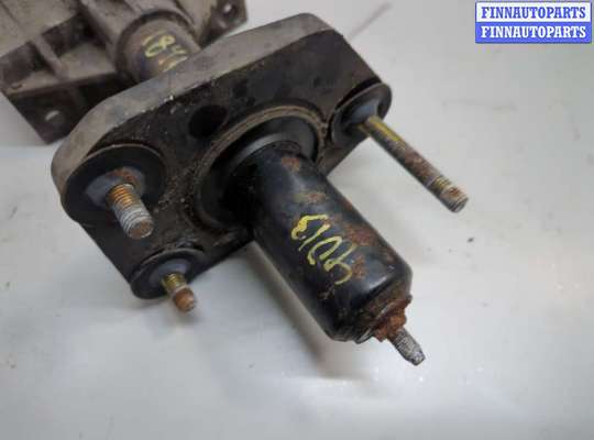 купить Кронштейн бампера на Mercedes S W126 1979-1991