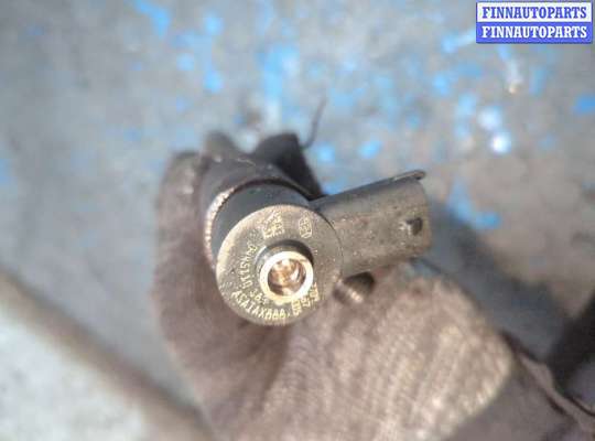 Форсунка топливная на Opel Astra J