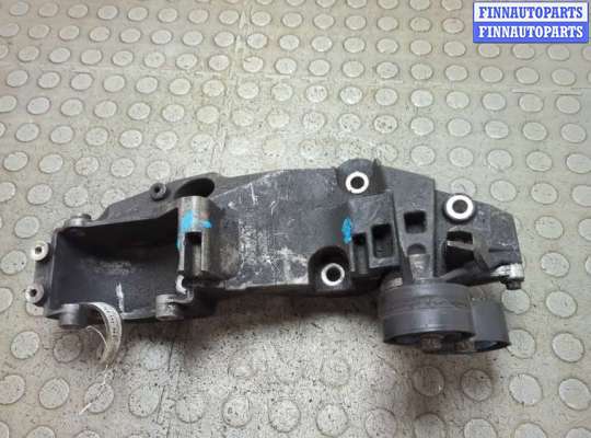 Кронштейн крепления генератора OP2389576 на Renault Trafic 2001-2014