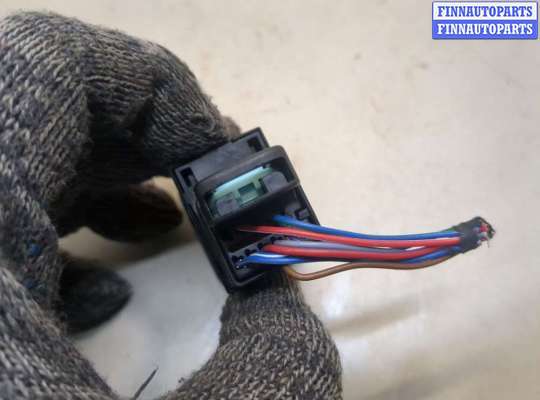 купить Кнопка стояночного тормоза (ручника) на Volkswagen Passat CC 2008-2012