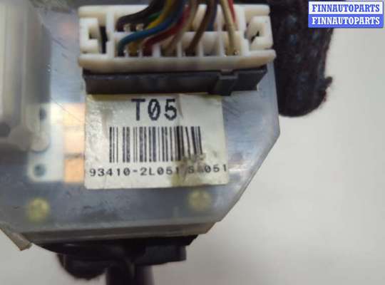 купить Переключатель поворотов на Hyundai i30 2007-2012