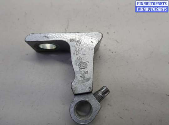 Петля двери на Volkswagen Jetta VII (A7)