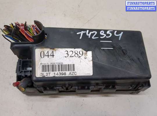 купить Блок предохранителей на Ford Explorer 2001-2006