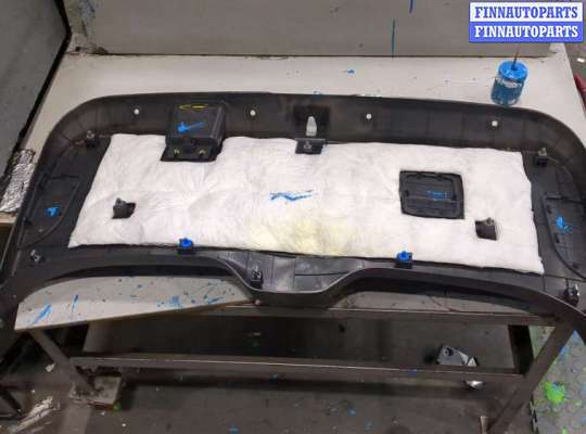 купить Обшивка крышки (двери) багажника на Chevrolet Orlando 2011-2018