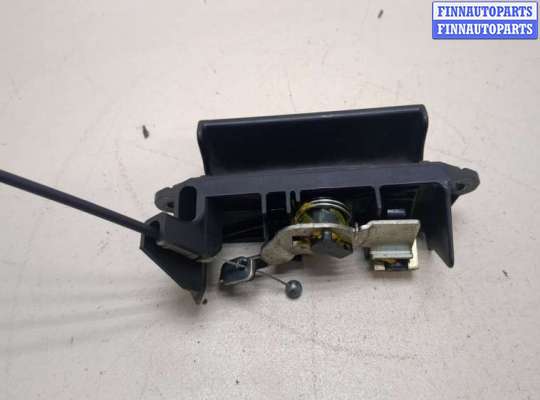 купить Кнопка открывания багажника с крышки на Toyota Corolla Verso 2002-2004