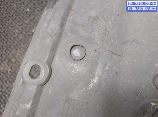 купить Накладка замка капота на Honda CR-V 2001-2006