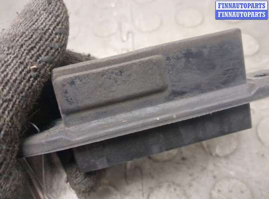 купить Кнопка открывания багажника с крышки на Toyota Venza 2008-2017