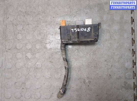 купить Блок реле на Toyota Corolla Verso 2004-2009