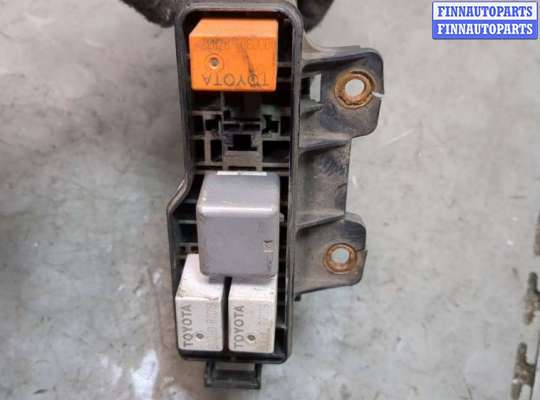 купить Блок реле на Toyota Corolla Verso 2004-2009