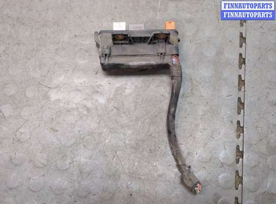 купить Блок реле на Toyota Corolla Verso 2004-2009