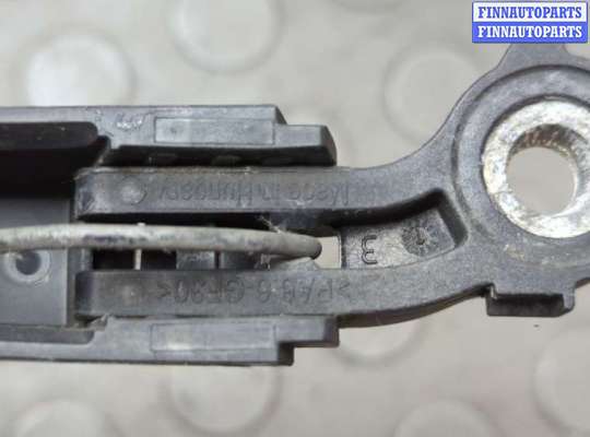 Поводок дворника на Volkswagen Passat B8 (3G)