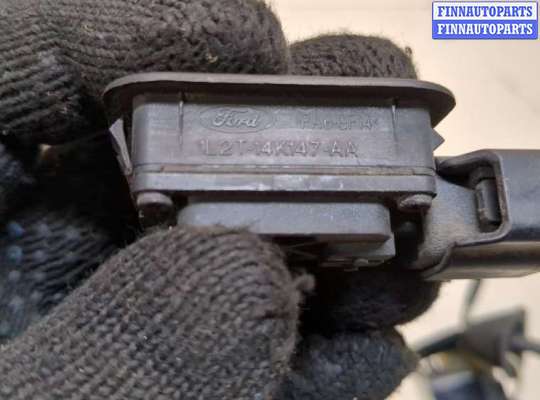 купить Кнопка открывания багажника с крышки на Ford C-Max 2010-2015