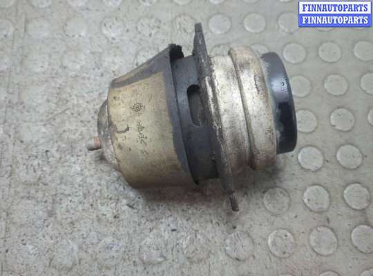 Подушка крепления двигателя AU1725845 на Audi Q7 2005-2015