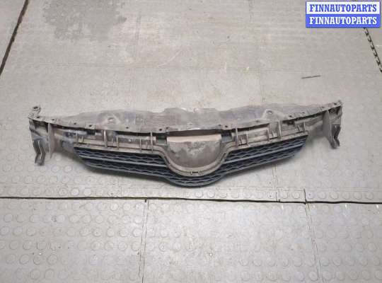 купить Решетка радиатора на Toyota Auris E15 2006-2012