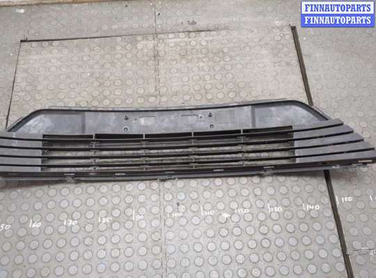 купить Заглушка (решётка) бампера на Toyota Avensis 3 2008-2018