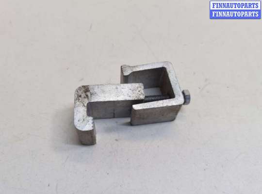 купить Кронштейн (лапа крепления) на Volkswagen Amarok 2010-2025