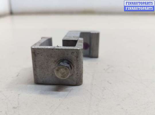 купить Кронштейн (лапа крепления) на Volkswagen Amarok 2010-2025