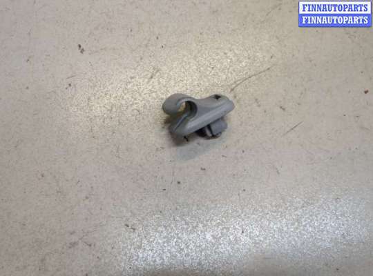 купить Кронштейн козырька солнцезащитного на Suzuki SX4 2006-2014