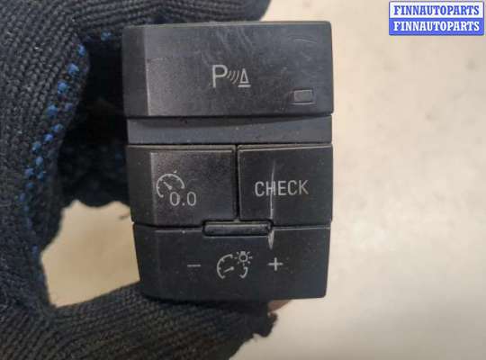купить Кнопка парктроника на Audi Q7 2005-2015