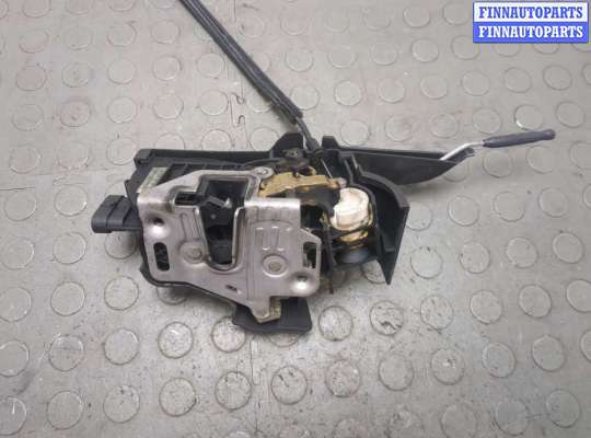 Замок боковой двери на Mercedes-Benz ML (W163)